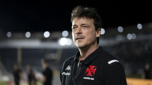 RJ – RIO DE JANEIRO – 17/05/2025 – BRASILEIRO A 2025, VASCO X FORTALEZA – Fernando Diniz tecnico do Vasco durante partida contra o Fortaleza no estadio Sao Januario pelo campeonato Brasileiro A 2025. Foto: Jorge Rodrigues/AGIF