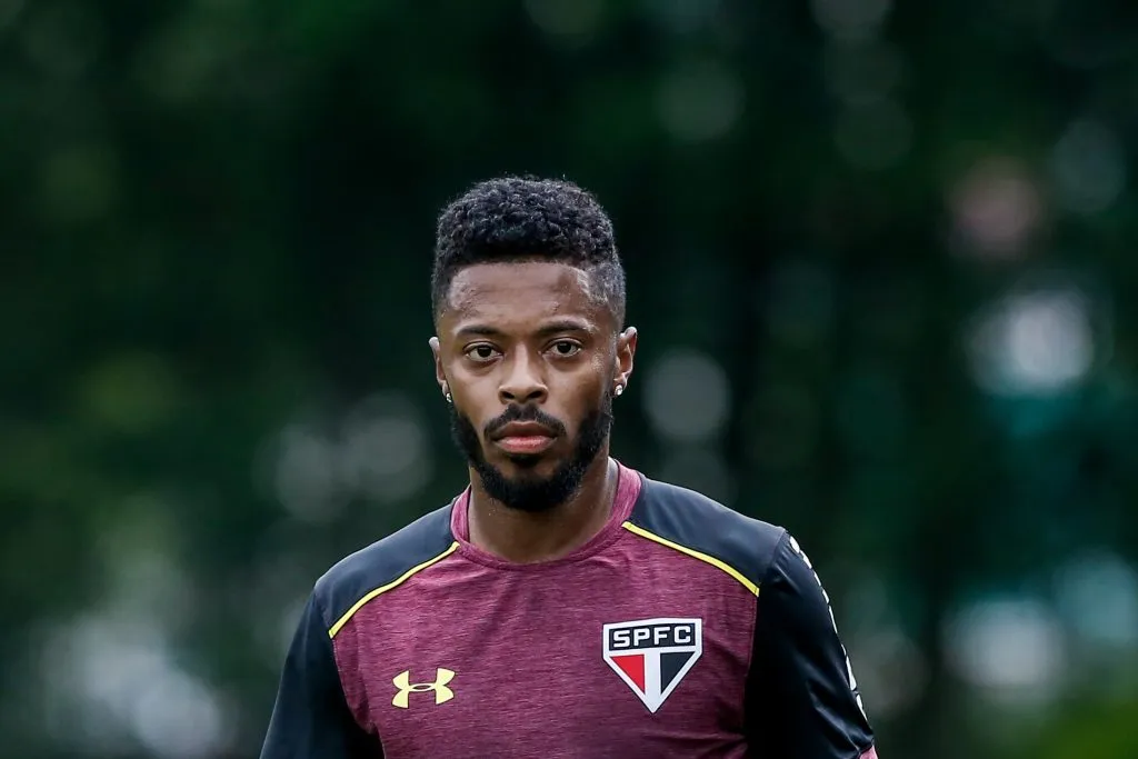 Michel Bastos acredita que o São Paulo terá dificuldades no Brasileirão – Foto: Marcello Zambrana/AGIF.