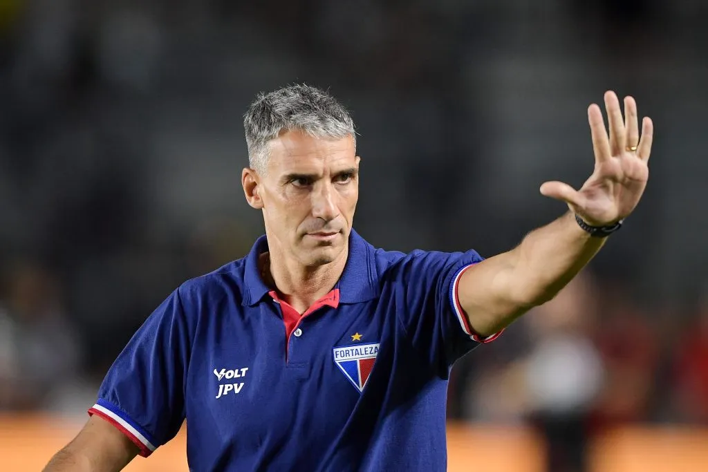 Vojvoda durante partida contra o Vasco no Campeonato Brasileiro de 2025. Foto: Thiago Ribeiro/AGIF