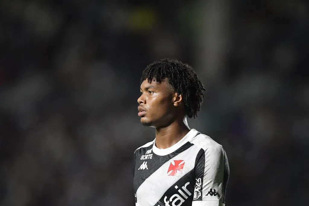 GB deve receber mais oportunidades com Diniz no Vasco – Foto: Thiago Ribeiro/AGIF.