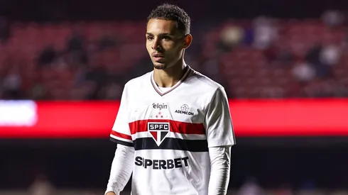Alves está de saída do São Paulo.