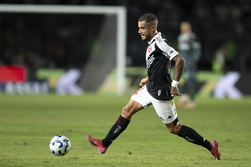 Philippe Coutinho jogador do Vasco durante partida contra o Bragantino – Foto: Jorge Rodrigues/AGIF