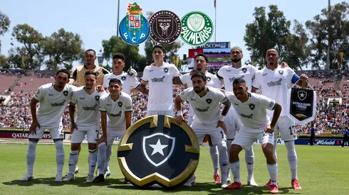 Equipe do Botafogo antes de jogo contra o Atlético de Madrid. (Photo by Stu Forster/Getty Images)