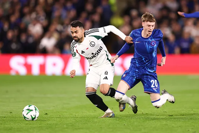 Luquinhas atuando no Légia Varsóvia-POL contra o Chelsea pela Conference League em 2025 –  (Photo by Jacques Feeney/Offside/Offside via Getty Images)