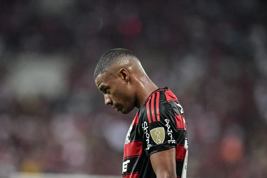 RJ – RIO DE JANEIRO – 09/04/2025 – COPA LIBERTADORES 2025, FLAMENGO X CORDOBA – De la Cruz jogador do Flamengo durante partida contra o Cordoba no estadio Maracana pelo campeonato Copa Libertadores 2025. Foto: Thiago Ribeiro/AGIF