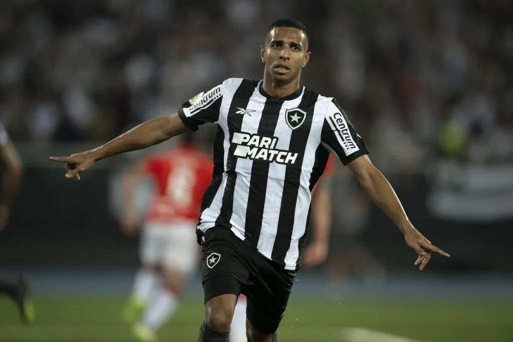 Corinthians insiste por Victor Sá – Foto: Jorge Rodrigues/AGIF.
