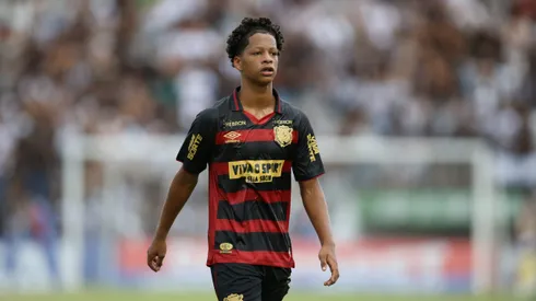 PE - CARUARU - 26/01/2025 - PERNAMBUCANO 2025, CENTRAL X SPORT - Ze Lucas jogador do Sport durante a partida entre Central e Sport no Estadio Lacerdao em Caruaru (PE), pelo campeonato pernambucano 2025. Foto: Marlon Costa/AGIF