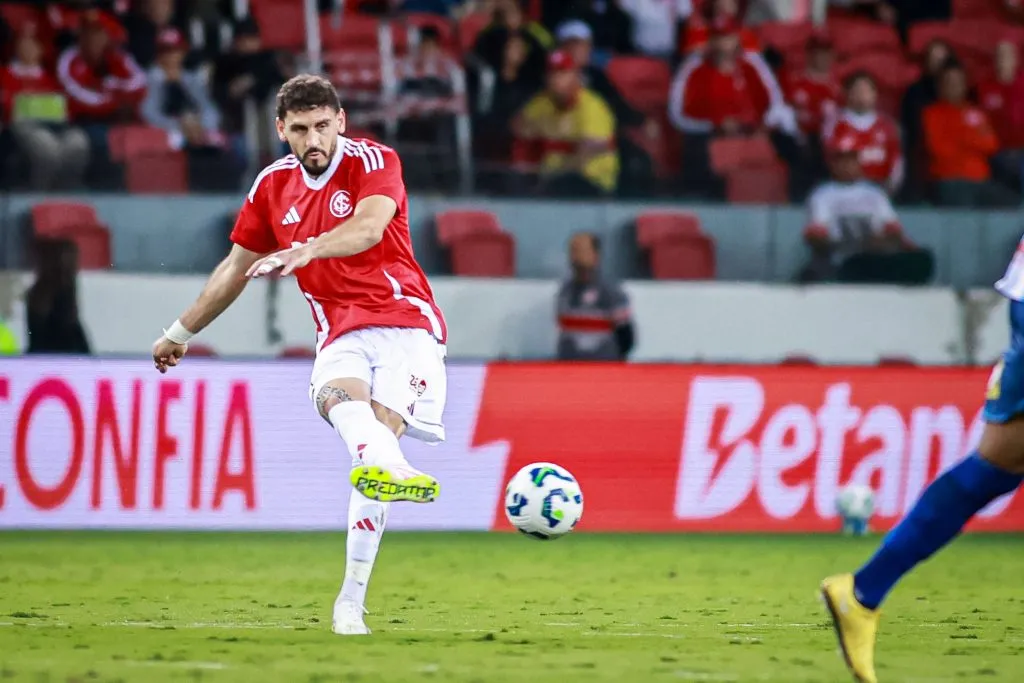 Agustin Rogel jogador do Internacional durante partida contra o Maracana – Foto: Maxi Franzoi/AGIF