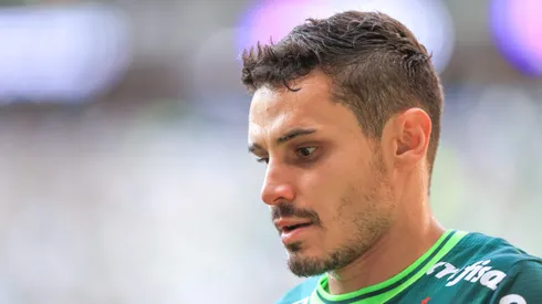 Raphael Veiga jogador do Palmeiras durante partida contra o Botafogo no estadio Arena Allianz Parque pelo campeonato BRASILEIRO A 2023.