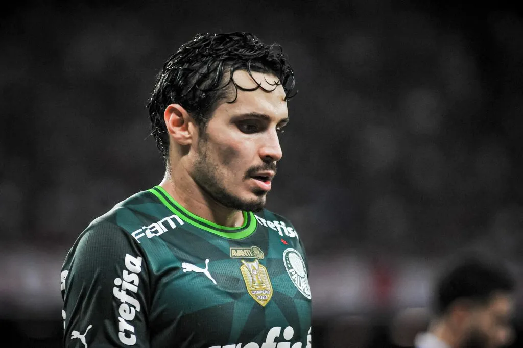 CE – FORTALEZA – 31/05/2023 – COPA DO BRASIL 2023, FORTALEZA X PALMEIRAS – Raphael Veiga jogador do Palmeiras durante partida contra o Fortaleza no estadio Arena Castelao pelo campeonato Copa do Brasil 2023. Foto: Kely Pereira/AGIF