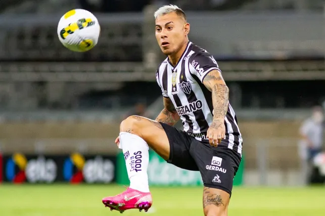 Eduardo Vargas,  quando atuava no Atlético-MG, durante partida pela Copa do Brasil 2022. Foto: Fernando Moreno/AGIF
