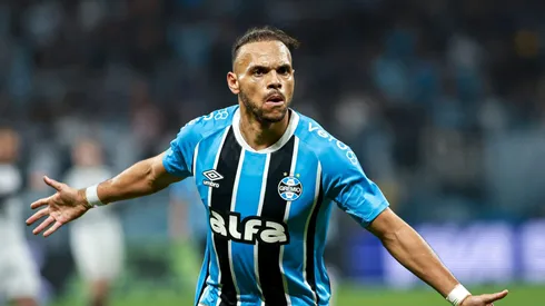 Braithwaite deve continuar no Grêmio.