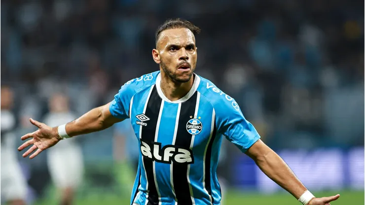 Braithwaite deve continuar no Grêmio.
