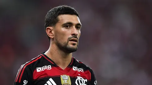 Arrascaeta jogador do Flamengo durante partida contra o Fortaleza no estadio Maracana pelo campeonato Brasileiro A 2025. Foto: Thiago Ribeiro/AGIF
