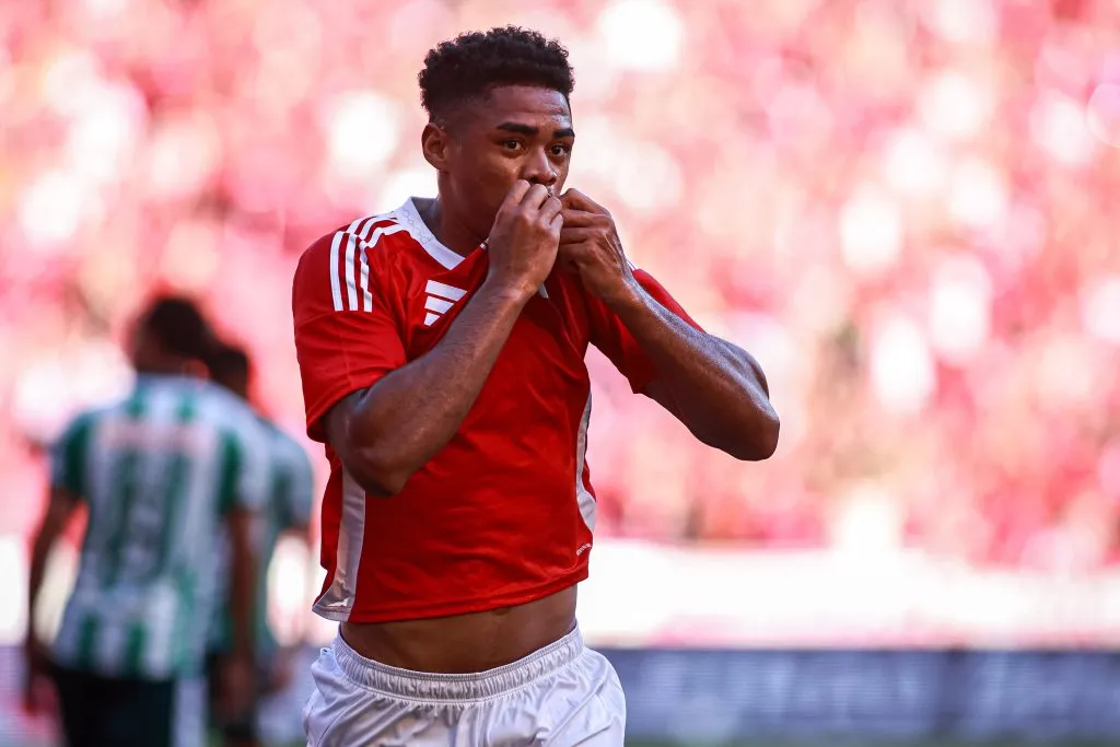 Cruzeiro segue insistindo por Victor Gabriel – Foto: Maxi Franzoi/AGIF.