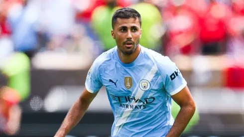 PHILADELPHIA, PENNSYLVANIA – JUNE 18: Rodri of Manchester City runs with the ball during the FIFA Club World Cup 2025 group G match between Manchester City FC and Wydad AC at Lincoln Financial Field on June 18, 2025 in Philadelphia, Pennsylvania. (Photo by David Ramos/Getty Images)
