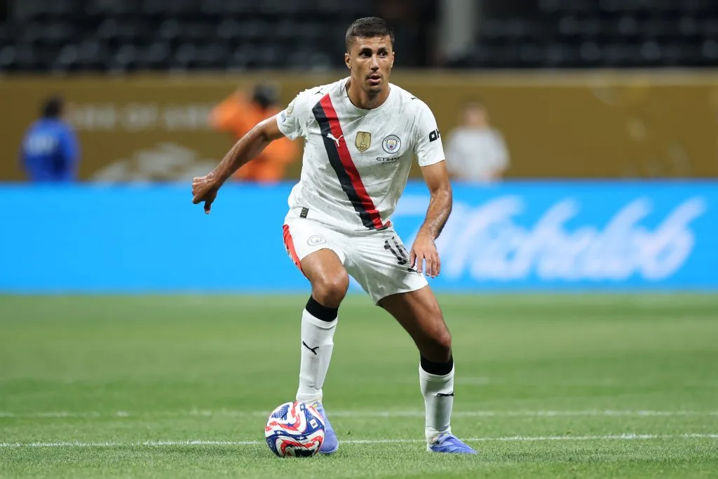ATLANTA, GEORGIA – JUNE 22: Rodri #16 of Manchester City controls the ball during the FIFA Club World Cup 2025 group G match between Manchester City FC and Al Ain FC at Mercedes-Benz Stadium on June 22, 2025 in Atlanta, Georgia. (Photo by Alex Grimm/Getty Images)
