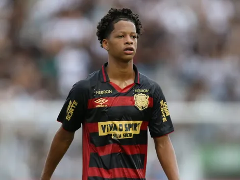 Presidente do Sport viaja a Barcelona após interesse em Zé Lucas