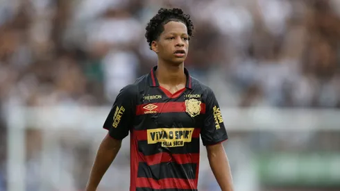 Ze Lucas jogador do Sport durante a partida entre Central e Sport no Estadio Lacerdao em Caruaru (PE), pelo campeonato pernambucano 2025. Foto: Marlon Costa/AGIF