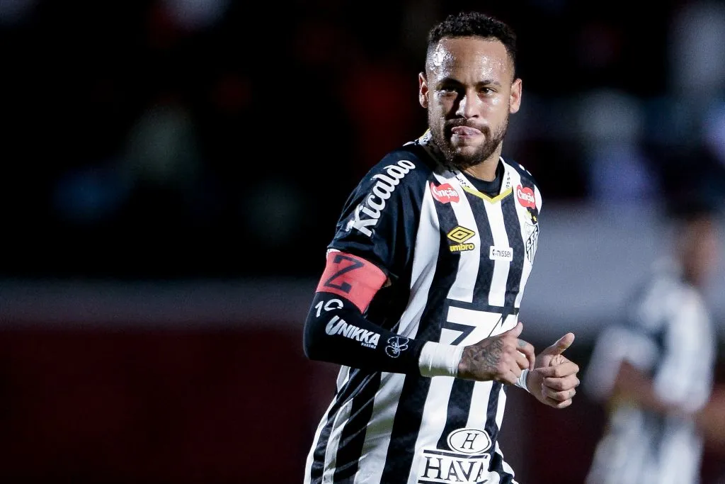BA – SALVADOR – 25/05/2025 – BRASILEIRO A 2025, VITORIA X SANTOS – Neymar jogador do Santos durante partida contra o Vitoria no estadio Barradao pelo campeonato Brasileiro A 2025. Foto: Jhony Pinho/AGIF