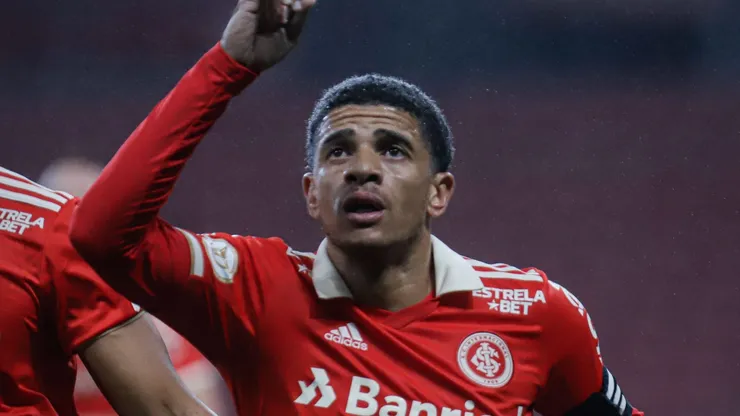 - Taison jogador do Internacional