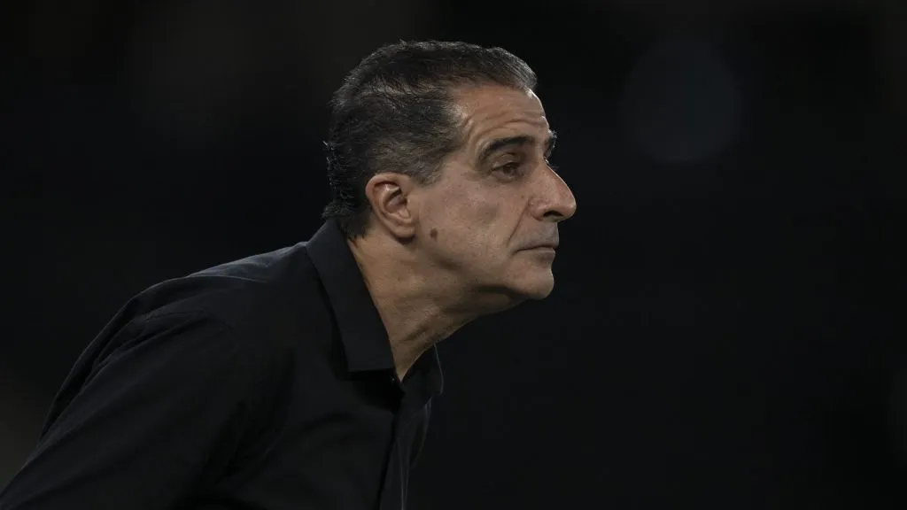Botafogo encaminha com lateral da Série B (Imagem: Jorge Rodrigues/AGIF)