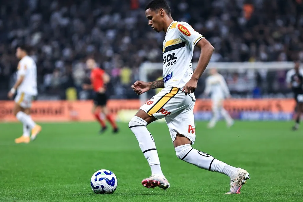 Dantas durante partida contra o Corinthians na Copa Do Brasil 2025. Foto: Fabio Giannelli/AGIF