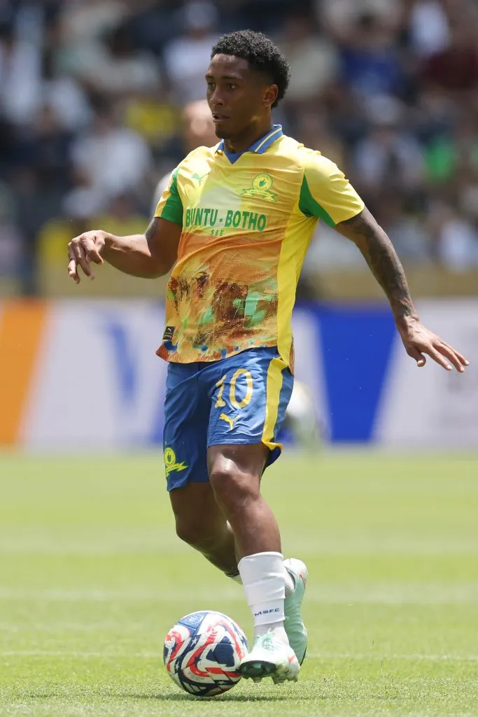 CINCINNATI, OHIO – JUNE 21: Lucas Ribeiro #10 of Mamelodi Sundowns FC controls the ball during the FIFA Club World Cup 2025 group F match between Mamelodi Sundowns FC and Borussia Dortmund at TQL Stadium on June 21, 2025 in Cincinnati, Ohio. (Photo by Michael Reaves/Getty Images)