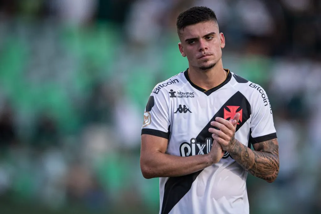 GO – GOIANIA – 29/10/2023 – BRASILEIRO A 2023, GOIAS X VASCO – Gabriel Pec jogador do Vasco durante partida contra o Goias no estadio Serrinha pelo campeonato Brasileiro A 2023. Foto: Isabela Azine/AGIF
