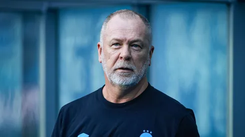 Mano Menezes durante partida do Grêmio. Foto: Maxi Franzoi/AGIF