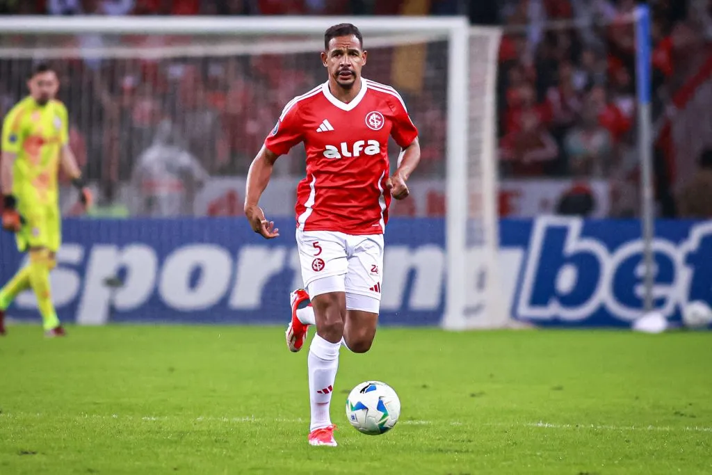 Fernando se machucou em partida contra o Fluminense, no dia 1º de junho. Foto: Maxi Franzoi/AGIF