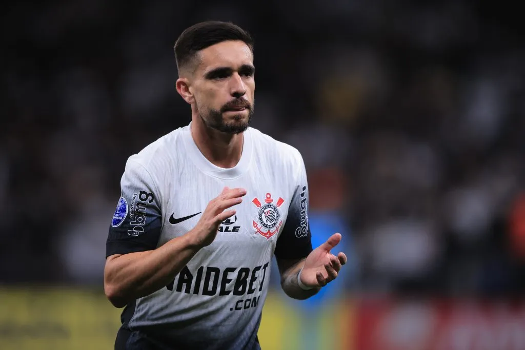 Igor Coronado durante partida contra o Argentinos Juniors na Sul-Americana 2024. Foto: Ettore Chiereguini/AGIF