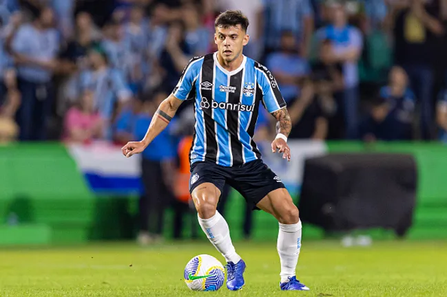 Carballo atuando no Grêmio em 2024 –  (Photo by Richard Ducker/Eurasia Sport Images/Getty Images)