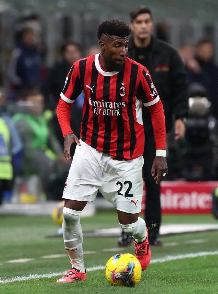 MILAN, ITALY – NOVEMBER 23: Emerson Royal of AC Milan in action during the Serie A match between AC Milan and Juventus at Stadio Giuseppe Meazza on November 23, 2024 in Milan, Italy. (Photo by Marco Luzzani/Getty Images)