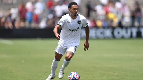 PASADENA, CALIFORNIA - JUNE 23: Botafogo player Vitinho in action during the FIFA Club World Cup 2025 group B match between Club Atletico de Madrid and Botafogo FR at Rose Bowl Stadium on June 23, 2025 in Pasadena, California. (Photo by Stu Forster/Getty Images)