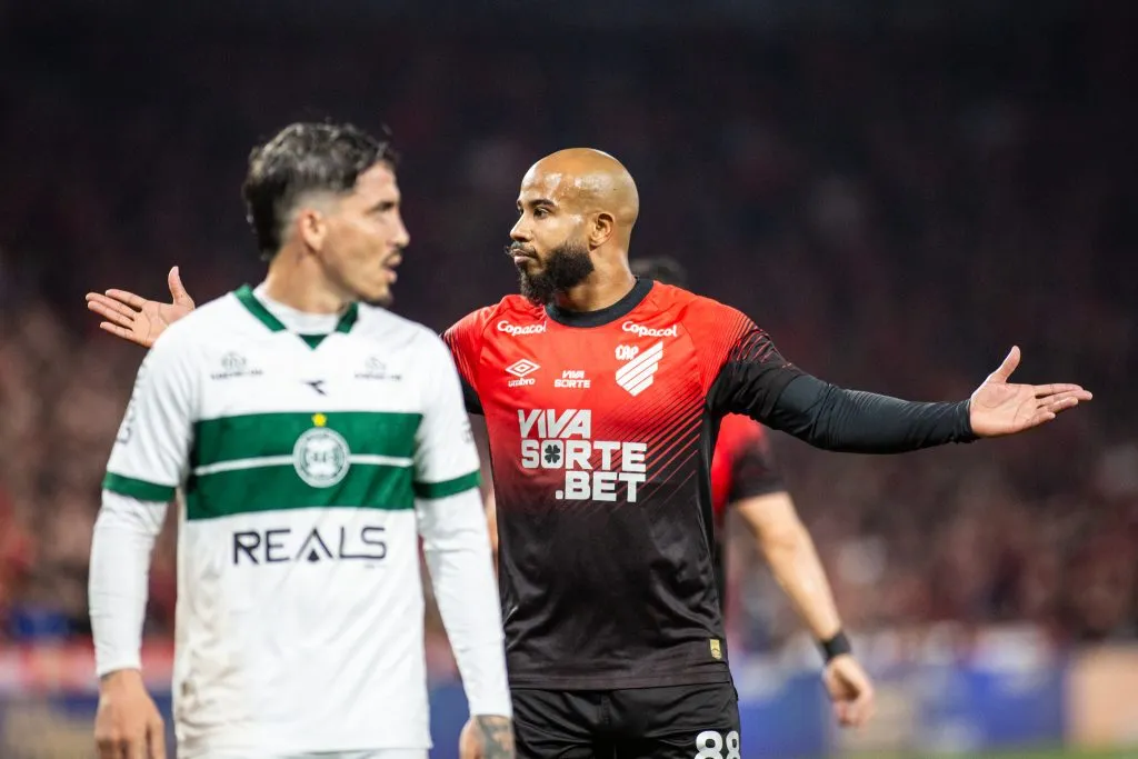 Patrick, jogador do Athletico. Foto: Luis Garcia/AGIF