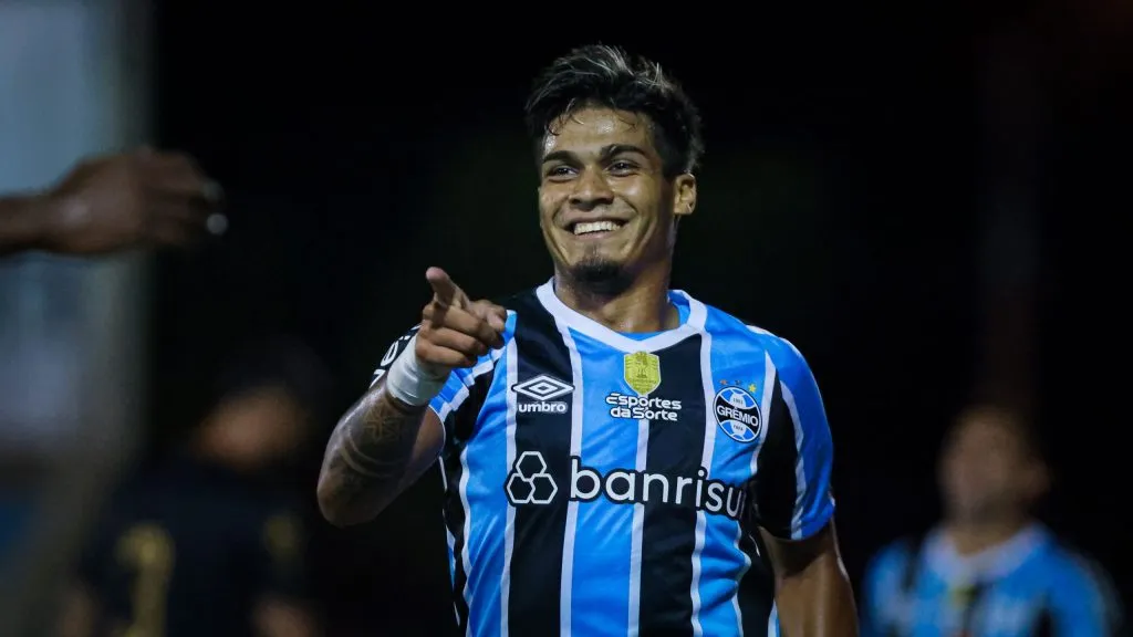 Matías Arezo, centroavante do Grêmio. Foto: Maxi Franzoi/AGIF