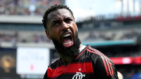 PHILADELPHIA, PENNSYLVANIA – JUNE 20: Gerson #8 of CR Flamengo celebrates after Bruno Henrique (not pictured) #27 of CR Flamengo scores his team's first goal during the FIFA Club World Cup 2025 group D match between CR Flamengo and Chelsea FC at Lincoln Financial Field on June 20, 2025 in Philadelphia, Pennsylvania. (Photo by David Ramos/Getty Images)