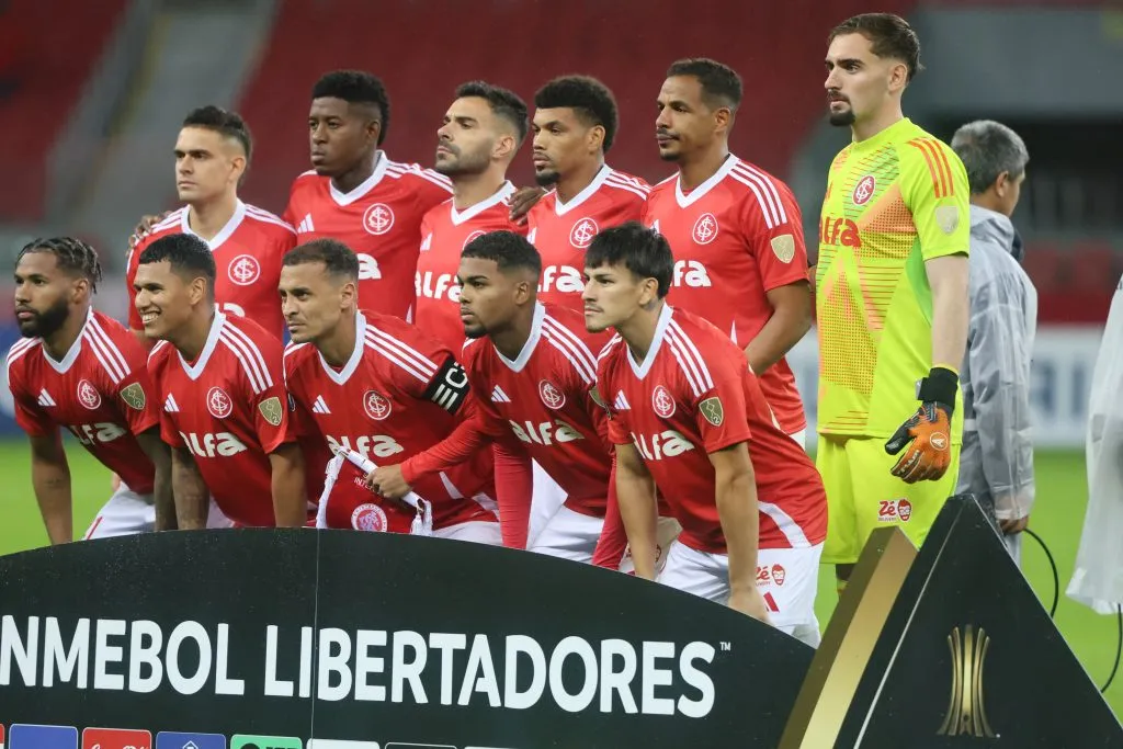 Jogadores do Internacional posam para foto antes de jogo da Libertadores. Foto: Ricardo Duarte / Internacional