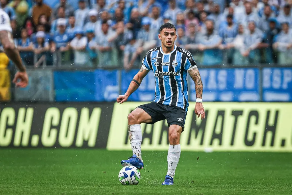Felipe Carballo tem contrato com o Grêmio até dezembro de 2026. Foto: Maxi Franzoi/AGIF