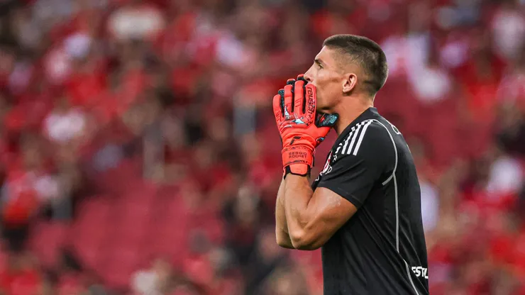 Sergio Rochet goleiro do Internacional durante partida contra o Fluminense no estadio Beira-Rio pelo campeonato Brasileiro A 2024.