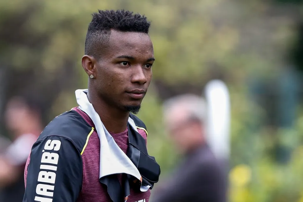 Vasco se aproxima de fechar com Thiago Mendes – Foto: Marcello Zambrana/AGIF.
