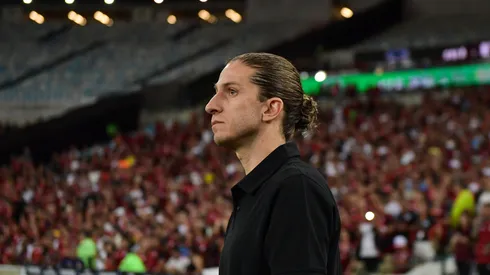 Filipe Luís técnico do Flamengo durante partida contra o Deportivo Táchira no estádio Maracanã pelo campeonato Copa Libertadores 2025. Foto: Thiago Ribeiro/AGIF