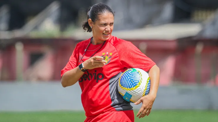Veja como foi a passagem de Regiane Santos pelo Sport (Reprodução/Sandy James/Sport)