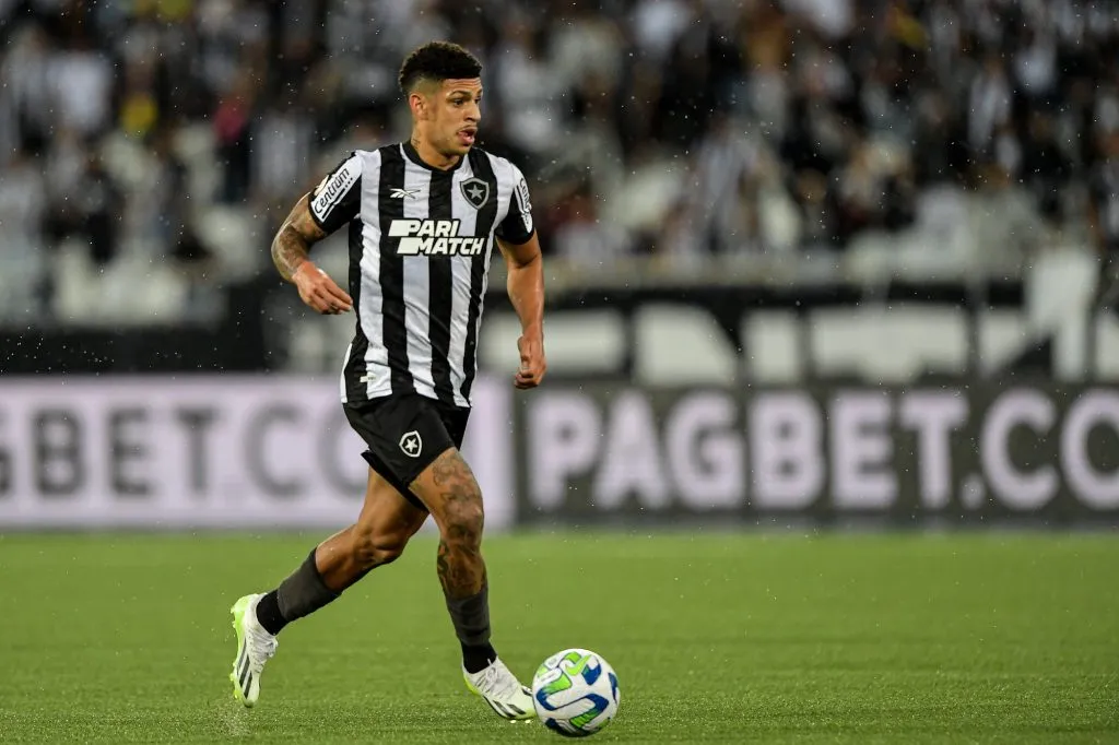 Luis Henrique durante partida entre Botafogo e Bahia no Campeonato Brasileiro de 2023. Foto: Thiago Ribeiro/AGIF