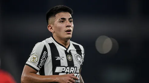 RJ – RIO DE JANEIRO – 14/09/2024 – BRASILEIRO A 2024, BOTAFOGO X CORINTHIANS – Almada jogador do Botafogo durante partida contra o Corinthians no estadio Engenhao pelo campeonato Brasileiro A 2024. Foto: Thiago Ribeiro/AGIF