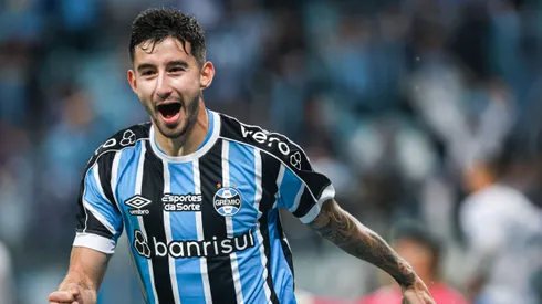 Mathias Villasanti jogador do Gremio comemora seu gol durante partida contra o Bahia no estadio Arena do Gremio pelo campeonato Copa do Brasil 2023.
