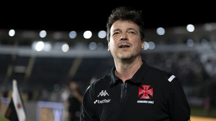 RJ - RIO DE JANEIRO - 17/05/2025 - BRASILEIRO A 2025, VASCO X FORTALEZA - Fernando Diniz tecnico do Vasco durante partida contra o Fortaleza no estadio Sao Januario pelo campeonato Brasileiro A 2025. Foto: Jorge Rodrigues/AGIF