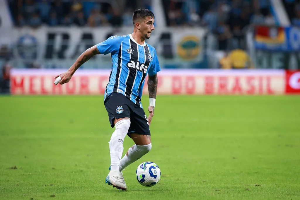 Cristian Olivera em ação pelo Grêmio. Foto: Maxi Franzoi/AGIF