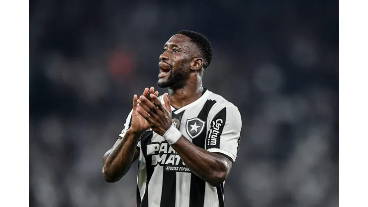 Bastos, jogador do Botafogo